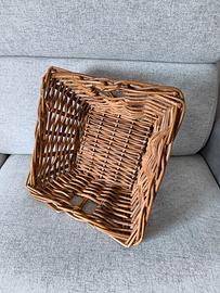 Cesta in legno tipo vimini intrecciato 