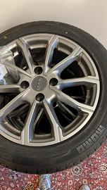 4 Gomme + 4 cerchi in lega