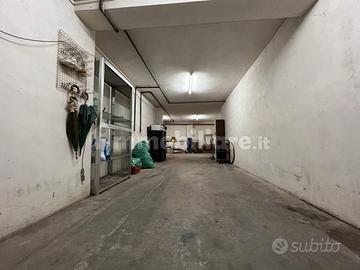 Box Auto in Seminterrato in Via Di Ceglie, 47
