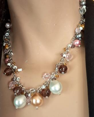 Collana con perle color pastello 