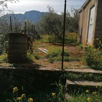 Casetta immersa nel verde