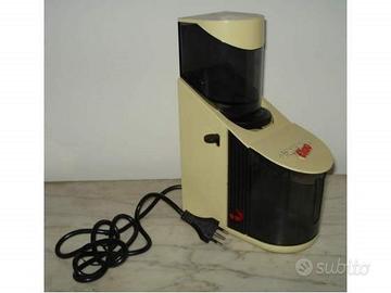 Macinacaffe' vintage faema