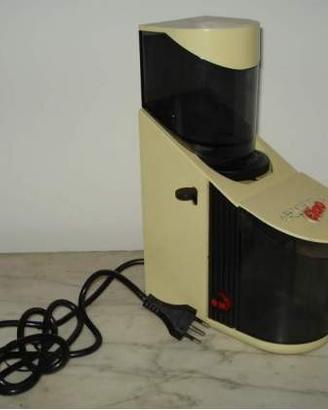 Macinacaffe' vintage faema