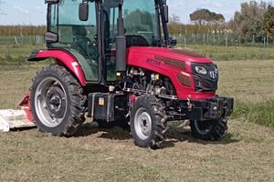Trattore agricolo