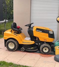 Trattorino tagliaerba con cestello