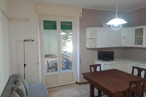 Parma Ospedale 3 camere arredate con posto auto