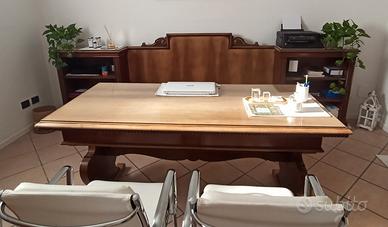 Scrivania con Mobile libreria 