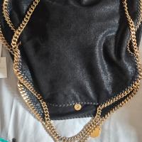 Stella McCartney Falabella nera con catena dorata 