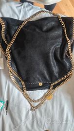 Stella McCartney Falabella nera con catena dorata 