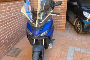 Scooter aprilia SR GT 200