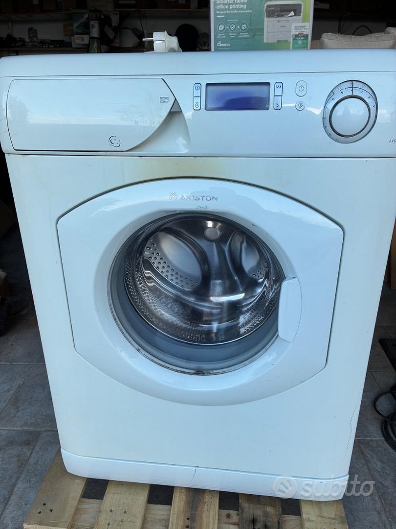 Lavatrice Ariston modello AVD 109