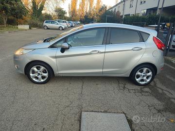 FORD FIESTA 2010 A GPL DI CASA POCHI KM STUPENDA