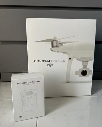 DJI Phantom 4 Advanced + 2 batterie + valigetta