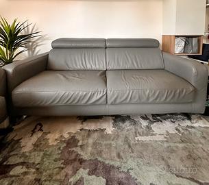 Divano similpelle grigio 3 posti