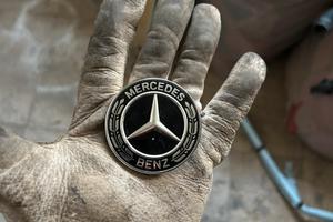 Fregio anteriore Mercedes Benz