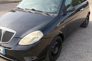 ancia Ypsilon 1.3 Benz/GPL – 191.000 km – 1.000€