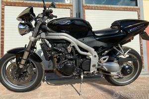 Ricambi triumph Speed triple 955i 2004 955