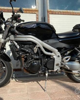 Ricambi triumph Speed triple 955i 2004 955