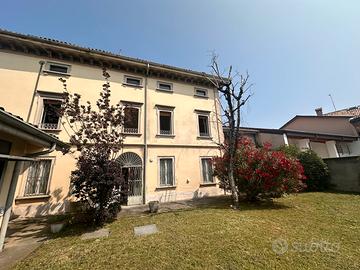 Casa indipendente in via Scotti 35