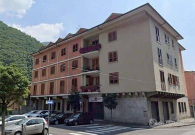 Immobile in asta di 549 m² con più di 5 locali a G