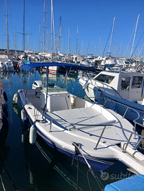 White Shark 225 con motore Honda 250 nuovo