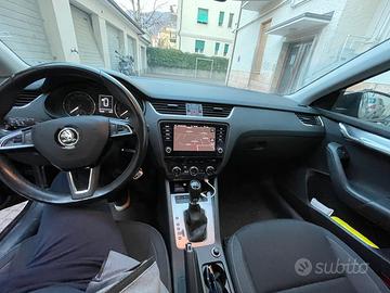 Skoda Octavia SW 2.0 tdi 150cv DSG7