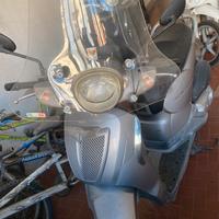 Aprilia scarabeo 200