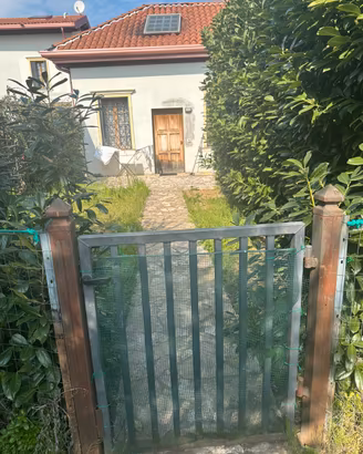 Bilocale con giardino