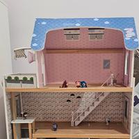 casa giocattolonin legno