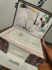 cofanetto arredo nuovo ricamato a mano 