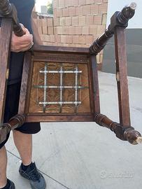 Tavolo e sedie antiche