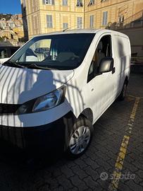 Nissan NV 200