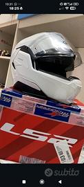 Caschi per moto e scooter.