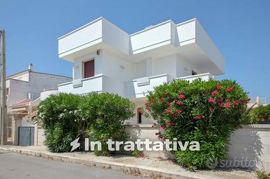 Villa di 270 m² con più di 5 locali e box auto a C