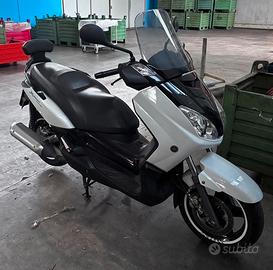 Yamaha x max 250