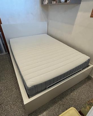 Letto Ikea da una piazza e mezza con materasso