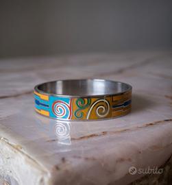 Bracciale rigido in smalto geometrico stile 