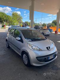 Peugeat 107 grigia