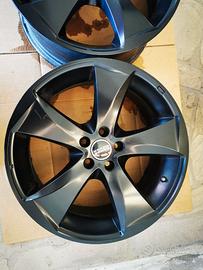 Cerchi in lega neri da 19 della MAK