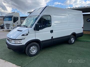 Iveco Daily 35S12 Furgone Gancio Traino