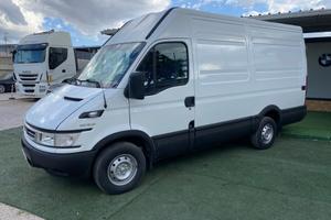 Iveco Daily 35S12 Furgone Gancio Traino