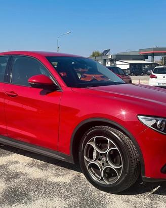 Alfa Romeo Stelvio 2.2 Turbodiesel 150 CV AT8 RWD 
