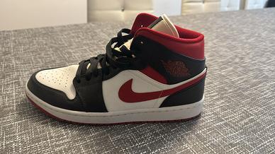 Nike Jordan 1 mid gym red