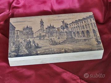 Scatola vintage gianduiotti in legno