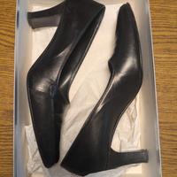 scarpa taglia 37, tacco 6cm in vero cuoio nero