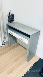 Scrivania salvadpazio