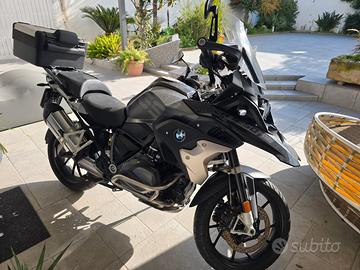 BMW gs 1250 tribal black 