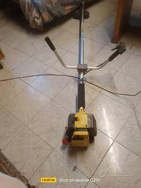 decespugliatore con manubrio