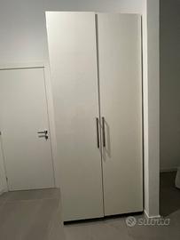 armadio due ante con 3 ampi cassetti scorrevoli