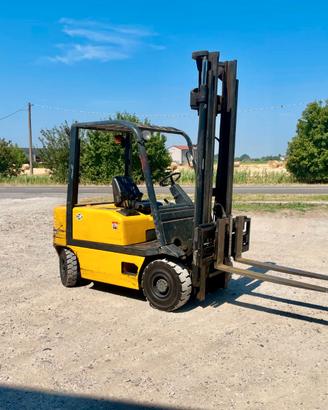 carrello elevatore diesel,muletto OM diesel 25 q.